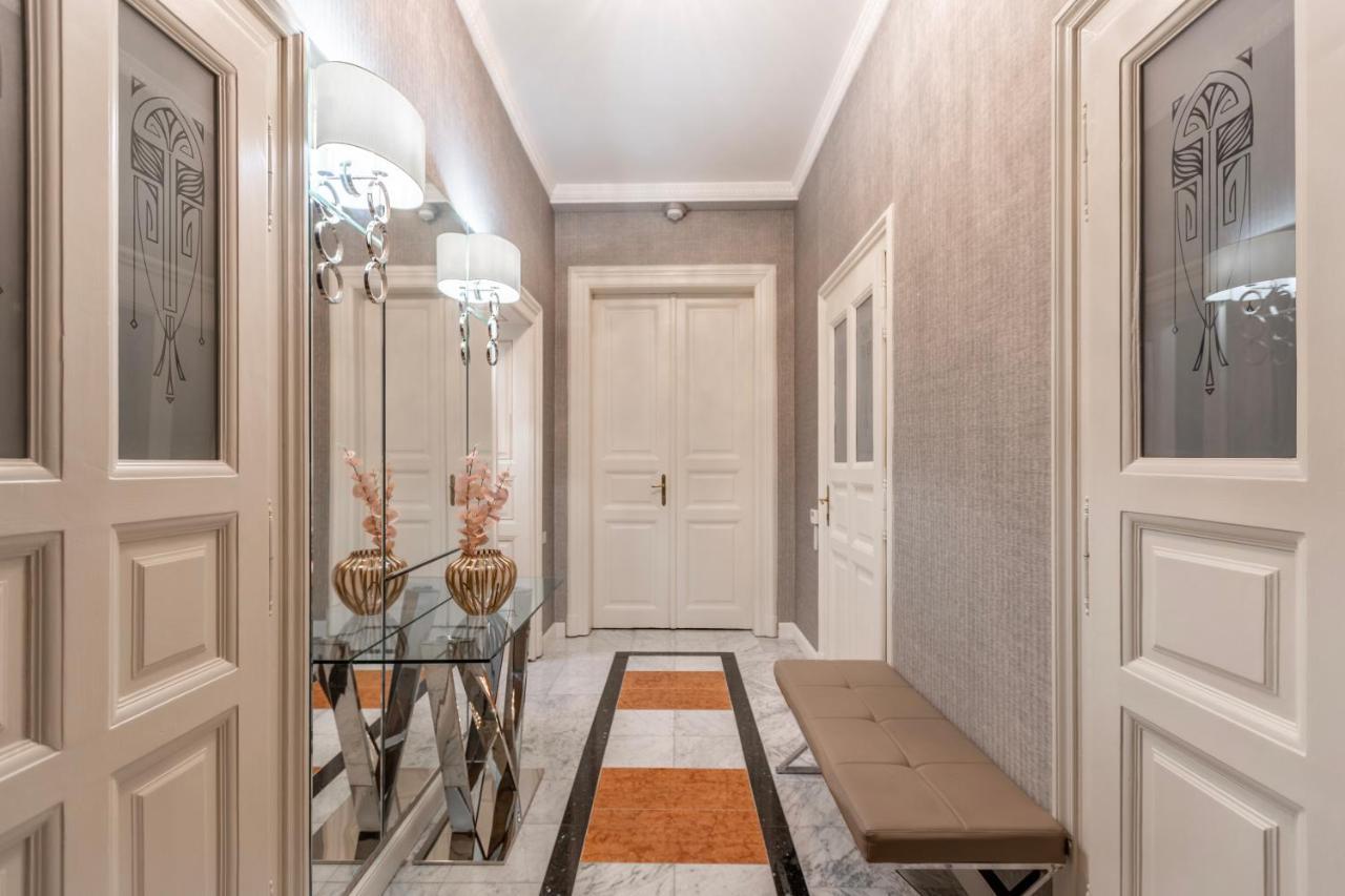 Luxury Apartment With Balcony Next To The New York Cafe Budapeste Exterior foto